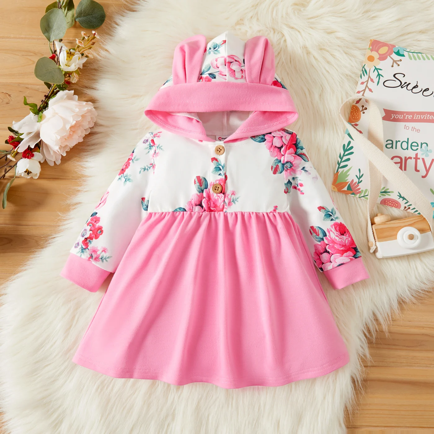 

PatPat Baby Girl Pink Bunny Ear Floral Print Splicing Long-sleeve Dress