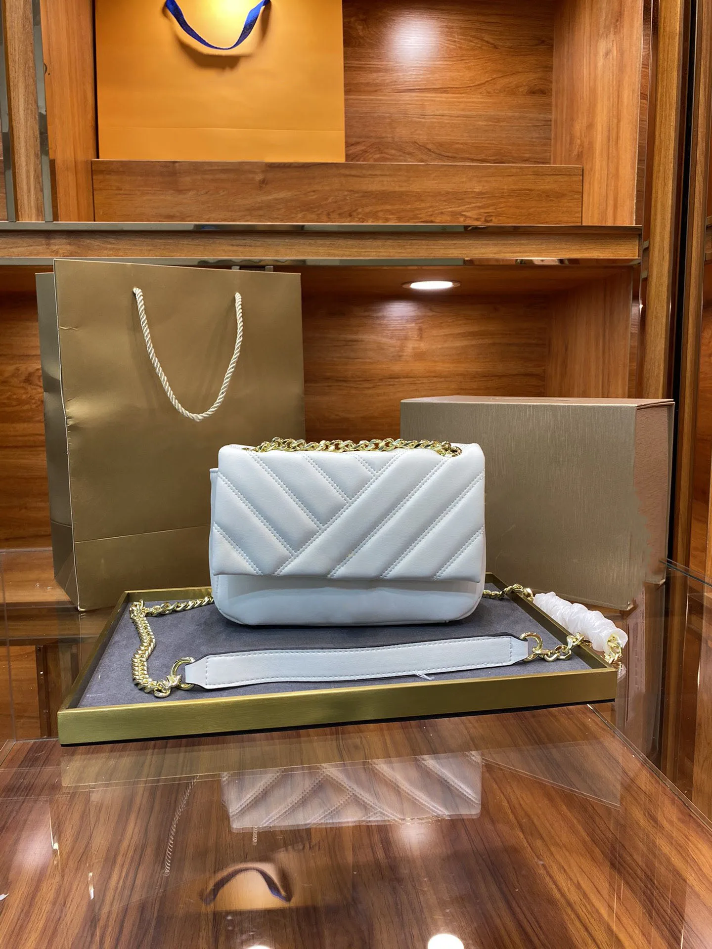 

100412 132021New fashion chain one shoulder slanting bag small square bag women's bag