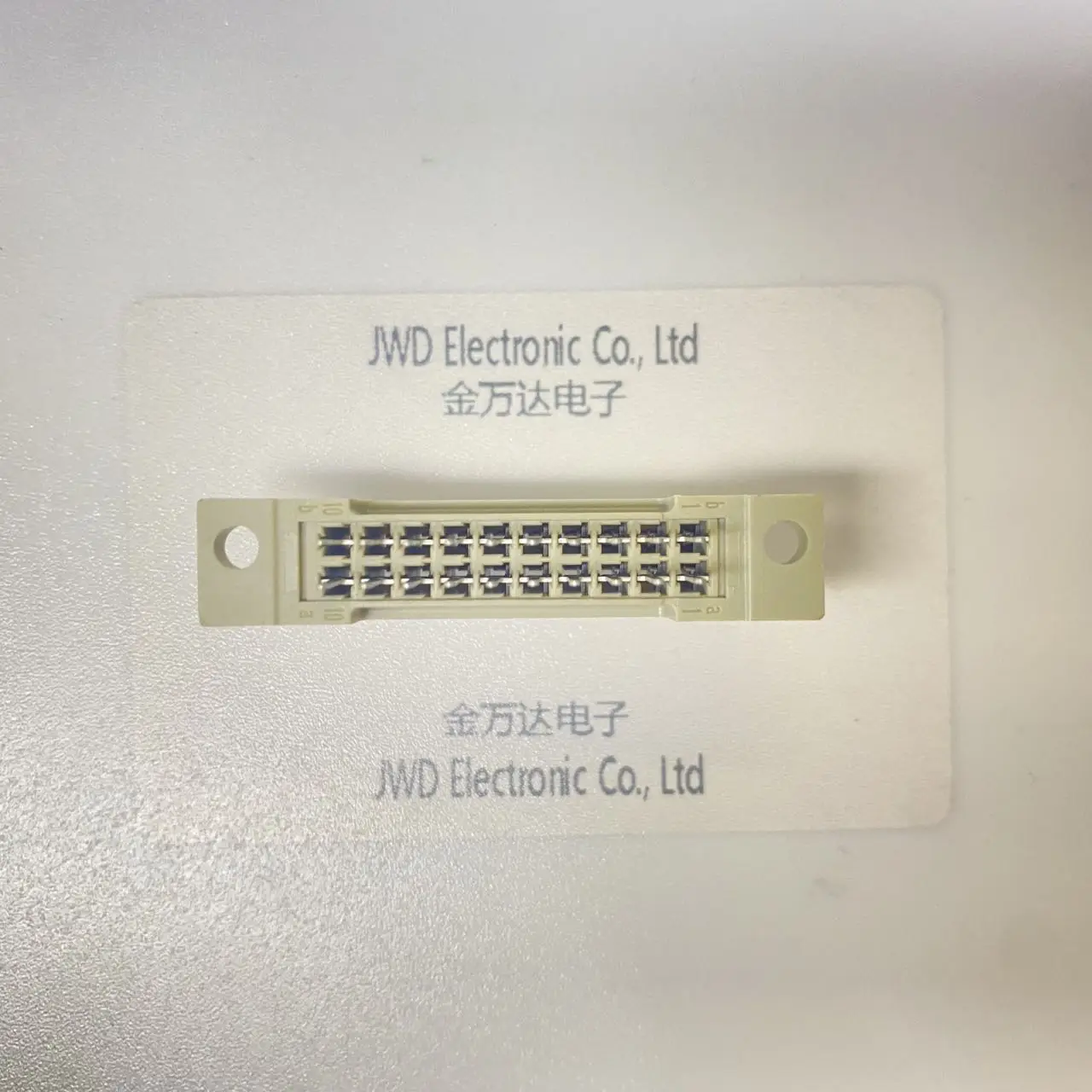 LXMG1618-12-42 25AA256-I/SN ESM2012DV IDT74FCT821BTP IDT74FCT640ATP M57903L COM8017 COM8126 |