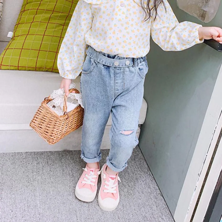 Детские рваные джинсы однотонные с рисунком для девочек повседневные стильные