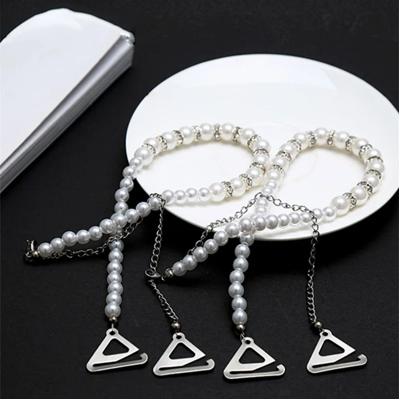 Женское платье с искусственным жемчугом однорядное на бретельках прозрачными