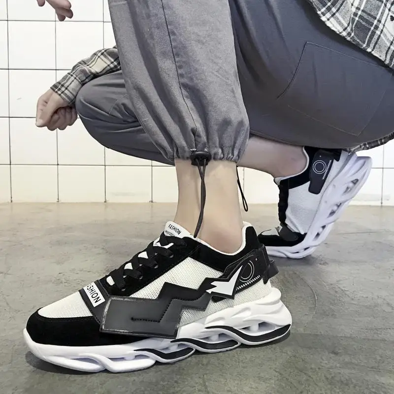 

2021 New Men Running Shoes No-Slip Outdoor Cushioning Sport Shoes Men Breathable Thick Sole Sneakers Blade Lace-Up Dad Shoes