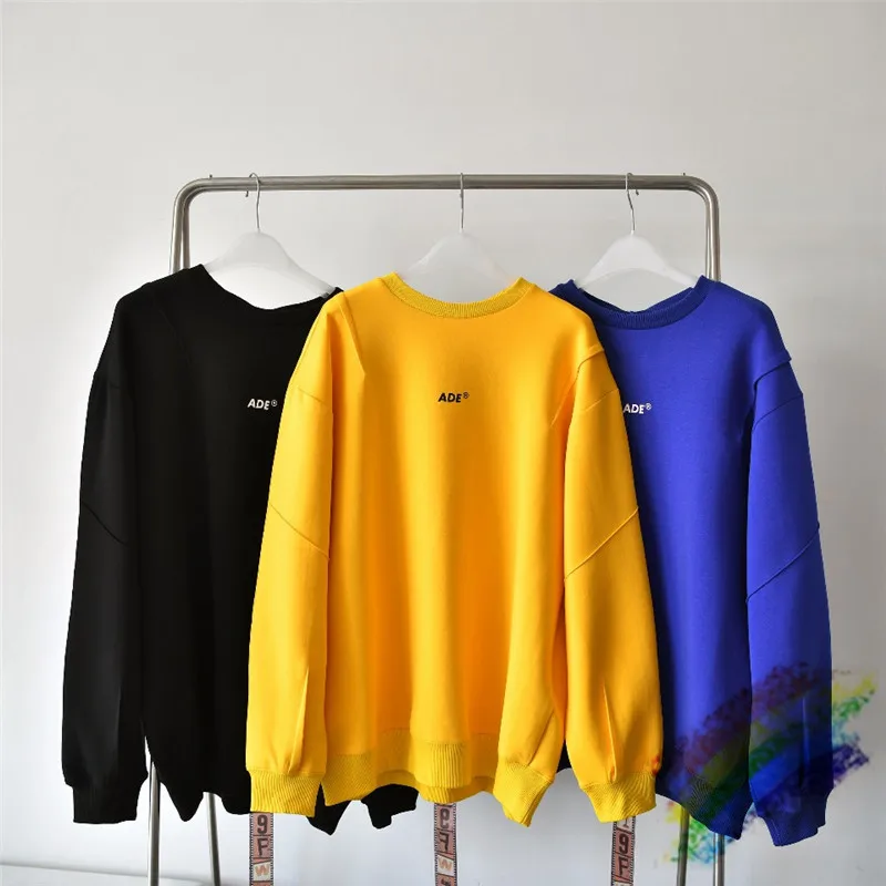 

Hoodies & Sweatshirts