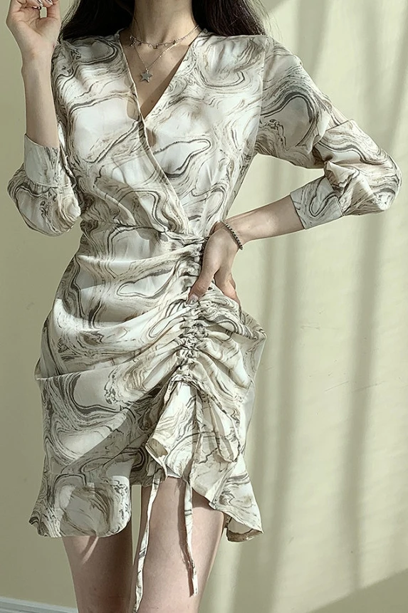 

Korean 2020 spring ink print V-neck women's Chiffon fishtail swing drawstring adjustable dress