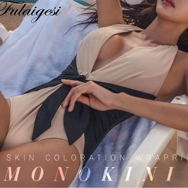 Слитный купальник с глубоким v образным вырезом и лямкой на шее Корейская