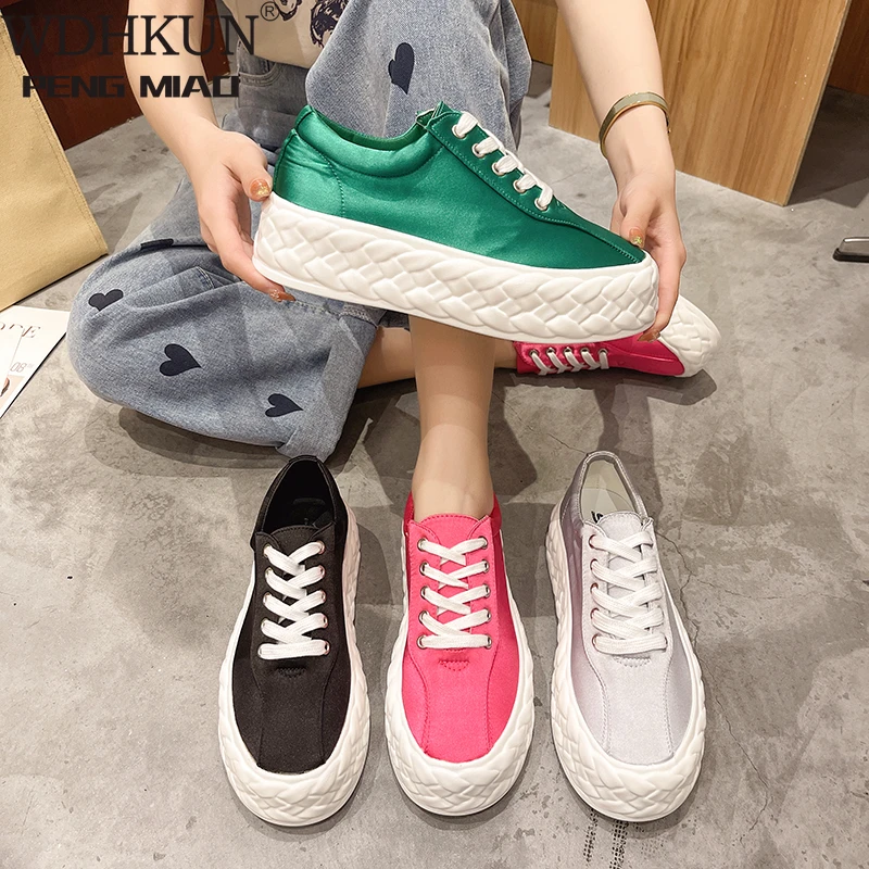 

Женские кроссовки на толстой подошве, черные или белые кроссовки на платформе 5 см, со шнуровкой, повседневные, роскошный дизайн, 2021