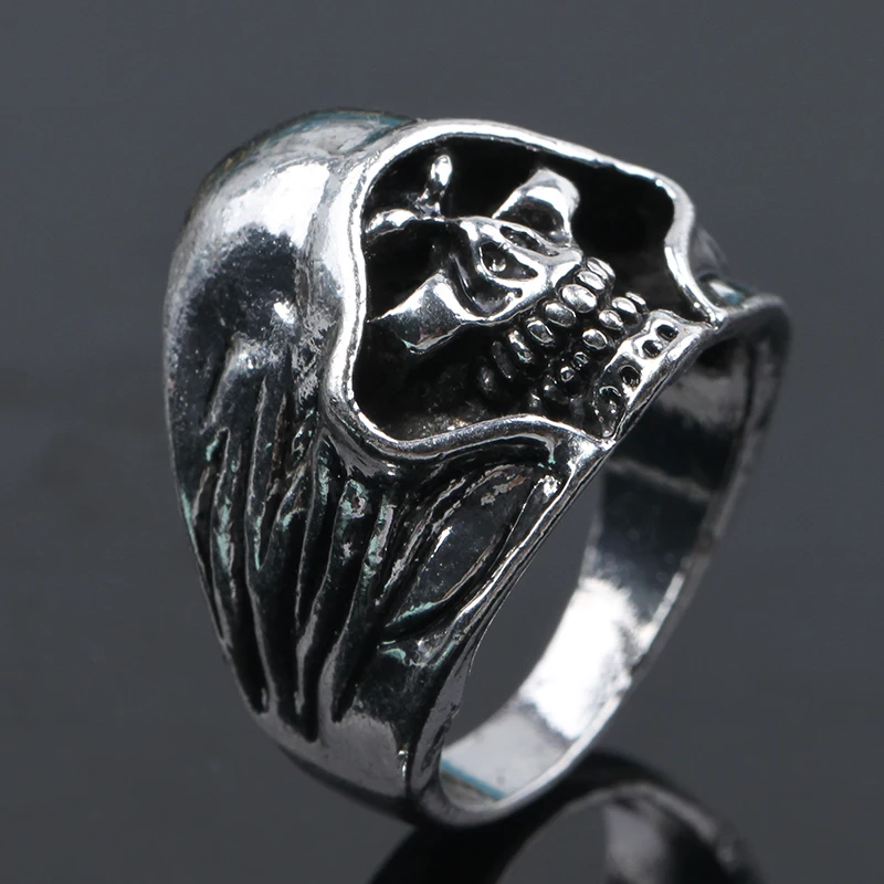 

Mysterious Dark Warrior Headgear Cloak Men's Skull Ring Party Banquet Gifts