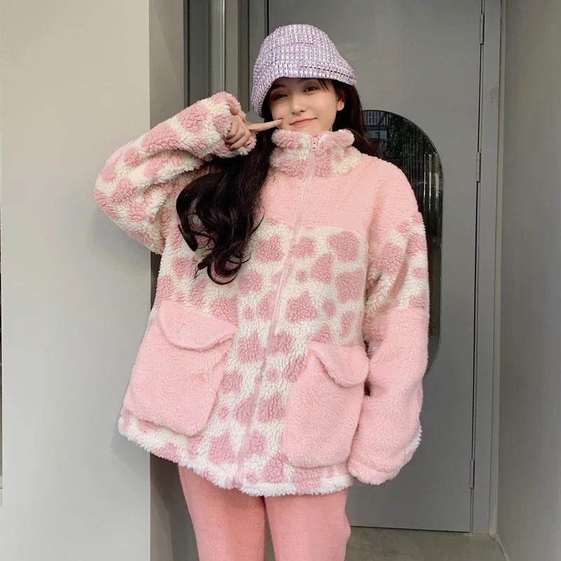 

Женская зимняя куртка с воротником-хомутом, из овечьей шерсти