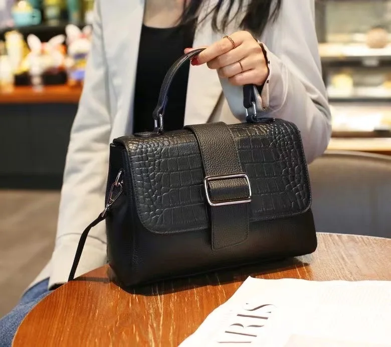 

shion classic one-shoulder ladies chain messenger bag sheepskin material popular in 2021 new luxury high-end gifts UOSU