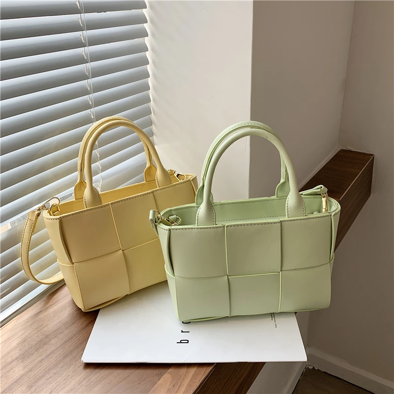 

Brand Designer Woven Shoulder Bags for Women Luxury Ladies Knitting Leather Crossbody Bag Soft Fashion Female Tote Handbag Cute