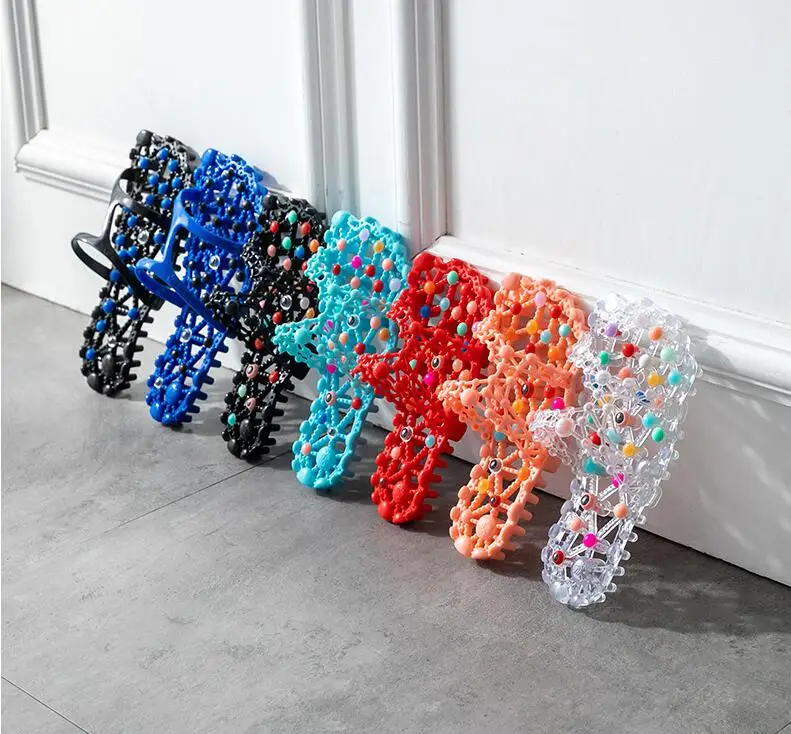 

Woman slippers Hollow Out Slippers Women Massage Slippers Indoor Non-slip Leaking Water Bathing Slippers Floor Slippers