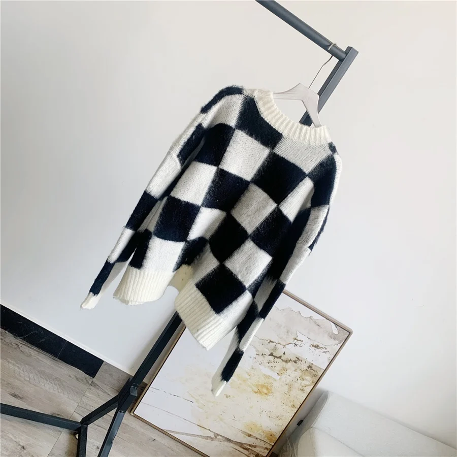 

Juice Snow 2020 Autumn And Winter New Black And White Lattice Mohair Loose Blouse Round Neck Pullover Sweater Women