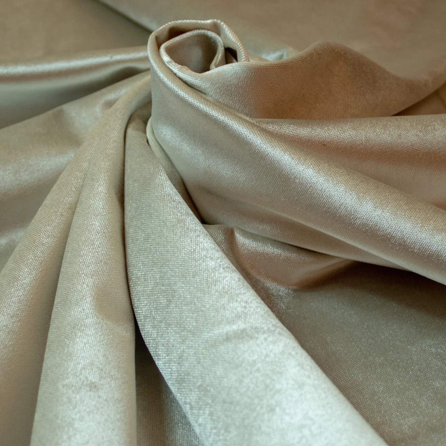 

Светильник-бежевая бархатная ткань для штор, ширина 145 см, вырез 10 м