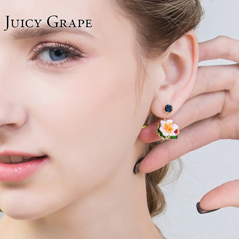 Женские серьги гвоздики в форме цветка сочного винограда маленькие с эмалью и