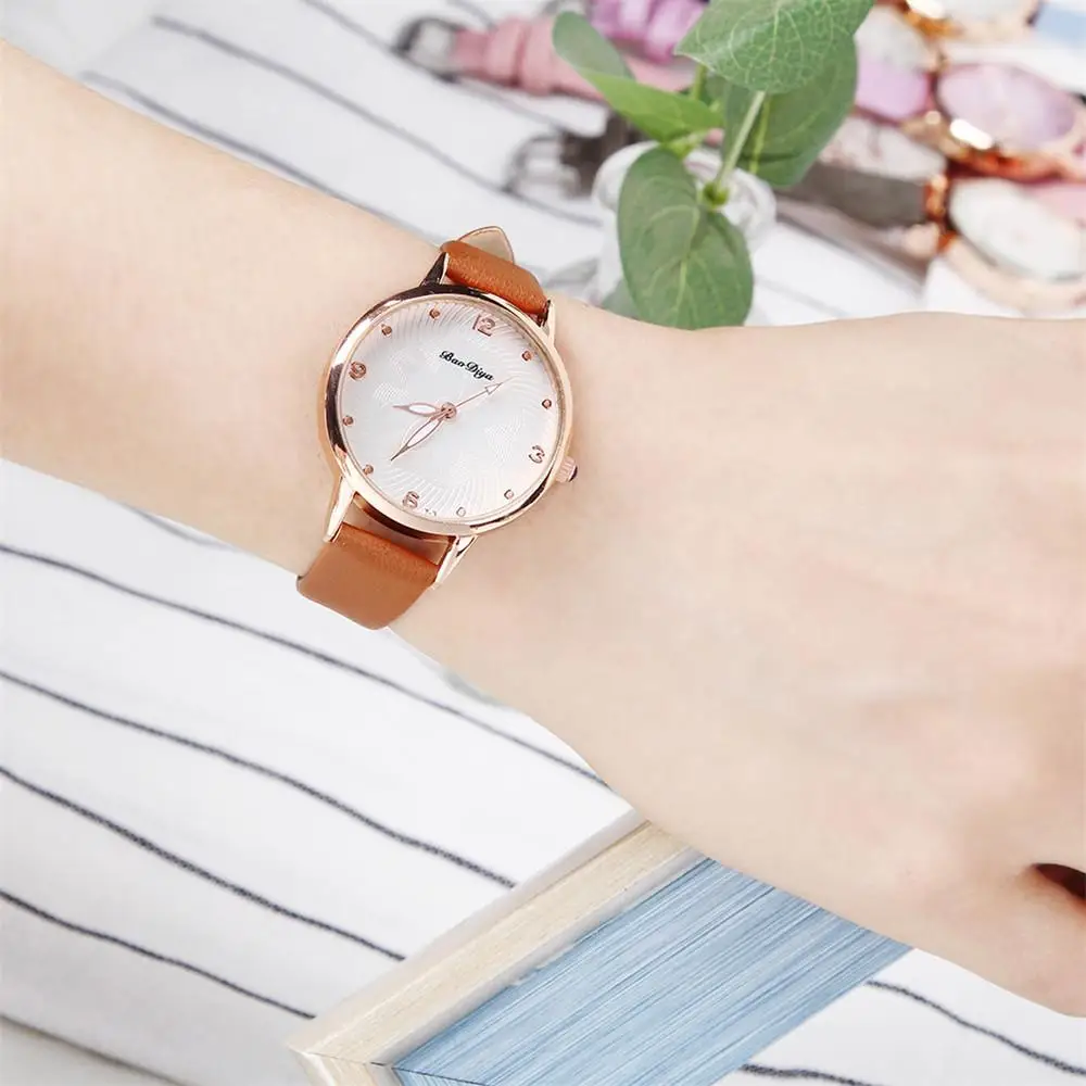 Women Fashion Brown Watch Quartz Leather Ladies Wristwatches 2020 Elegant Brand Flower Number Dial Woman Clock Montre Femme ladies rose gold wristwatches new luxury brand fashion women s flower dial quartz clock metal mesh watch for female montre femme
