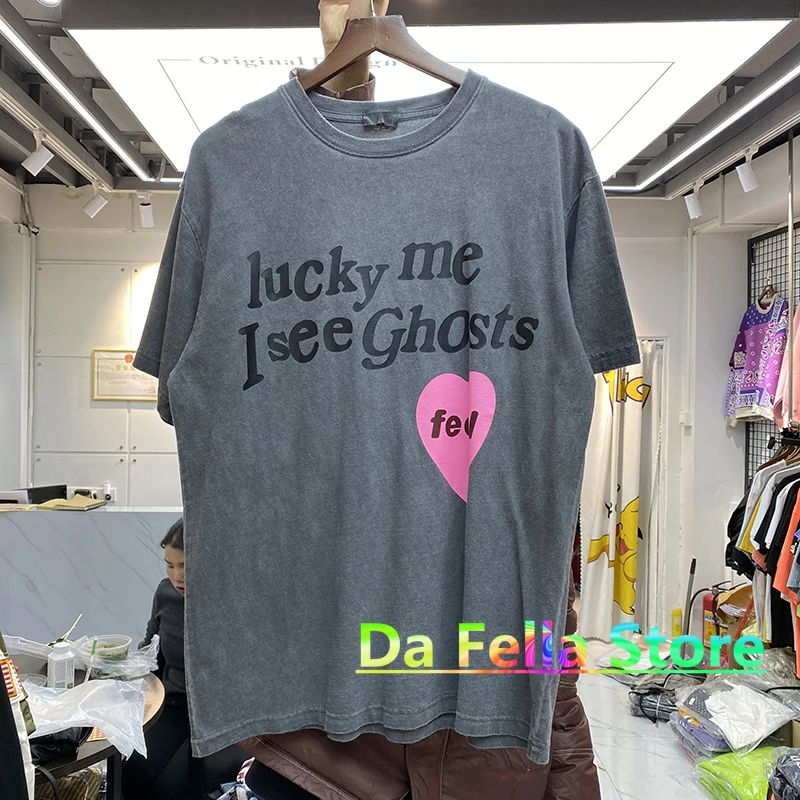 

Vintage Kanye West T-shirt Oversized Men Women Lucky Me I See Ghosts Tee Pink Heart-shaped Feel Tops Sunday Service Short Sleeve