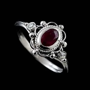 

Retro Gothic Oval Red Crystal Ring 2021 Luxury Charm Women AAA Zircon Silver Plated Ring Elegant Lady Wedding Engagement Jewelry