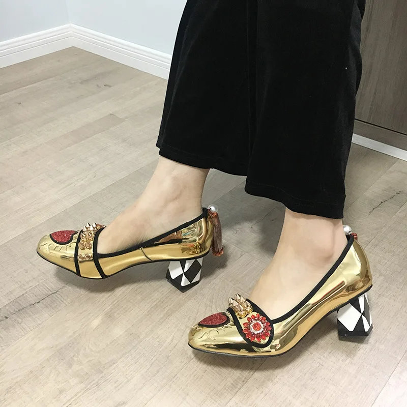 Женские туфли на высоком каблуке Phoentin золотистые с бахромой и заклепками модные