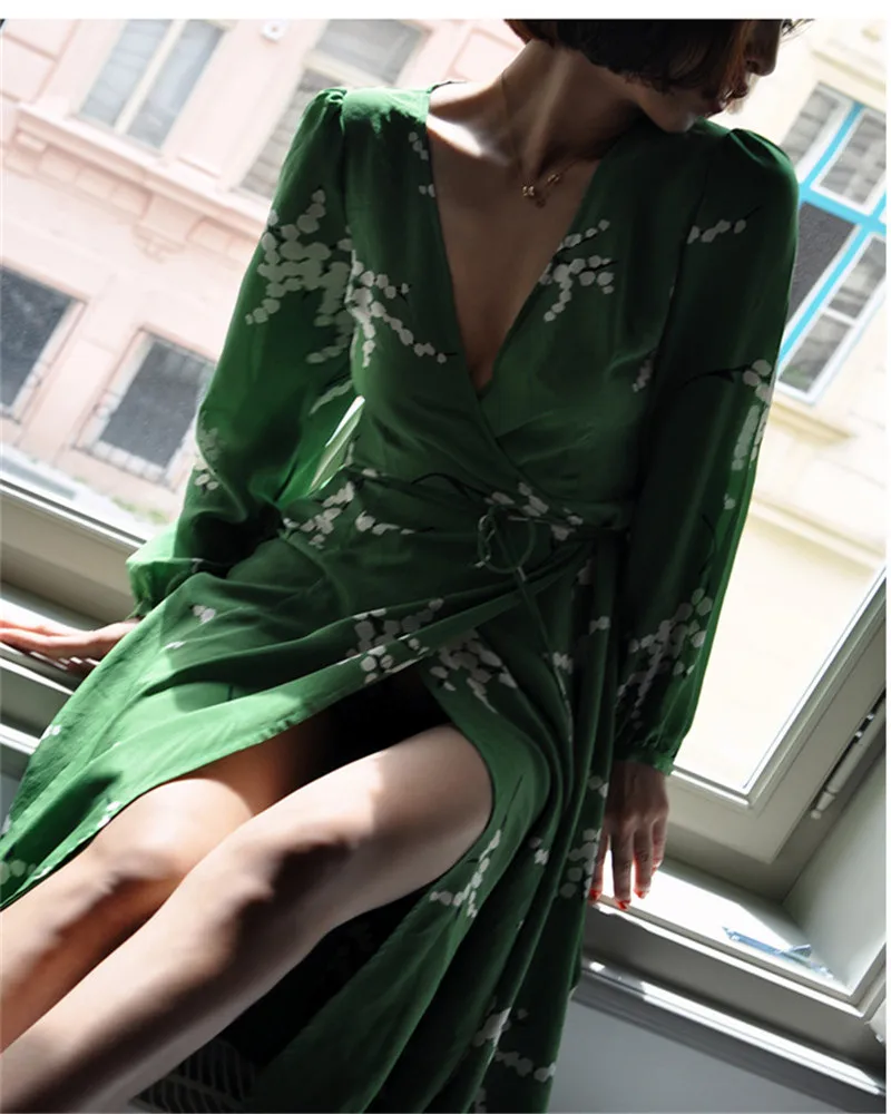 Женское пляжное платье с цветочным принтом Черное длинное длинным рукавом и