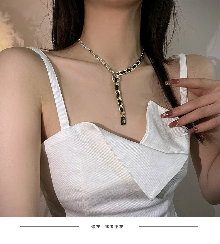 

Light Luxury for Women Niche Design Advanced Clavicle Chain New Patchwork Decoration Website Red Necklace Accessories