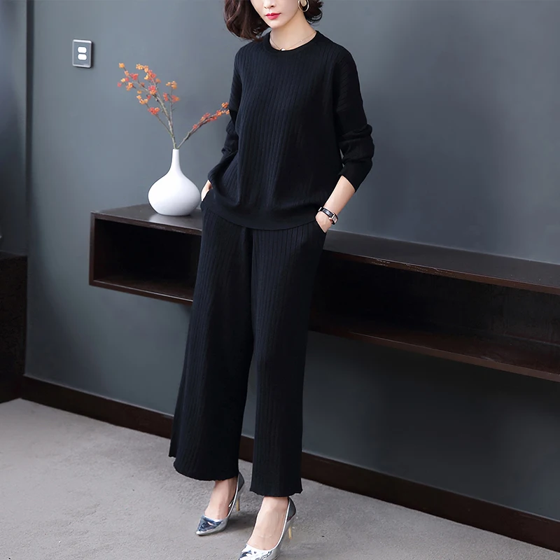Женский шерстяной вязаный костюм мягкий теплый зимний черный с брюками пуловер