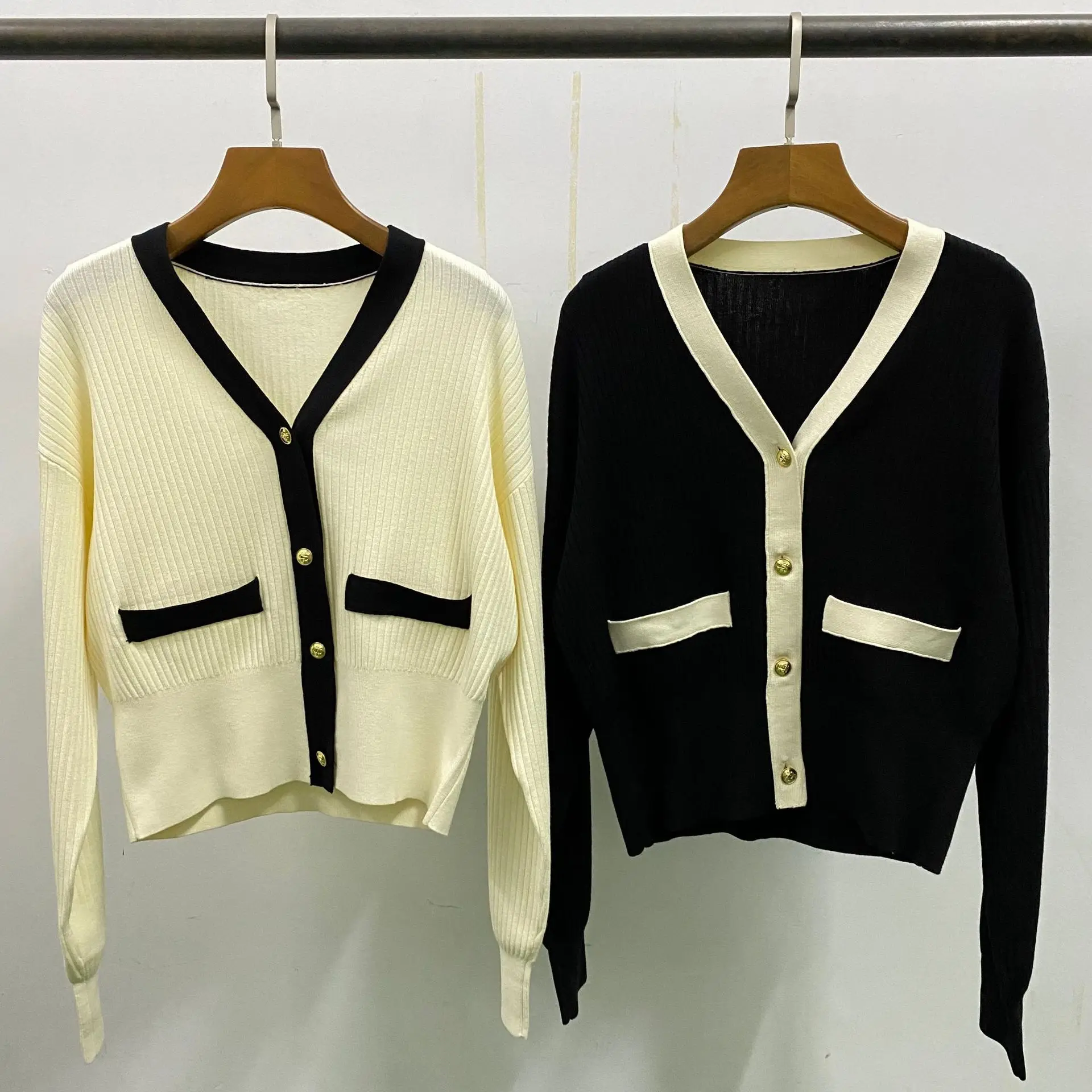 

Women Cardigan 2021 Fall New Two-color V-neck Cardigan Single-breasted French Jacket
