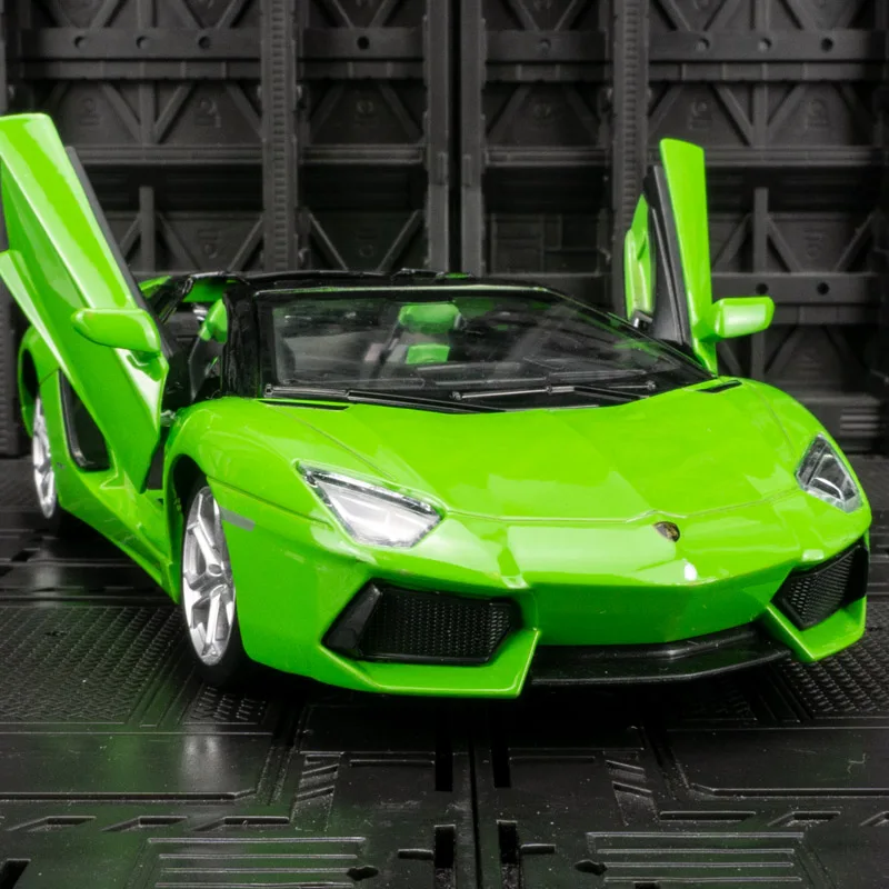 

Модель спортивного автомобиля Lamborghini чёрный, из цинкового сплава, 1/24