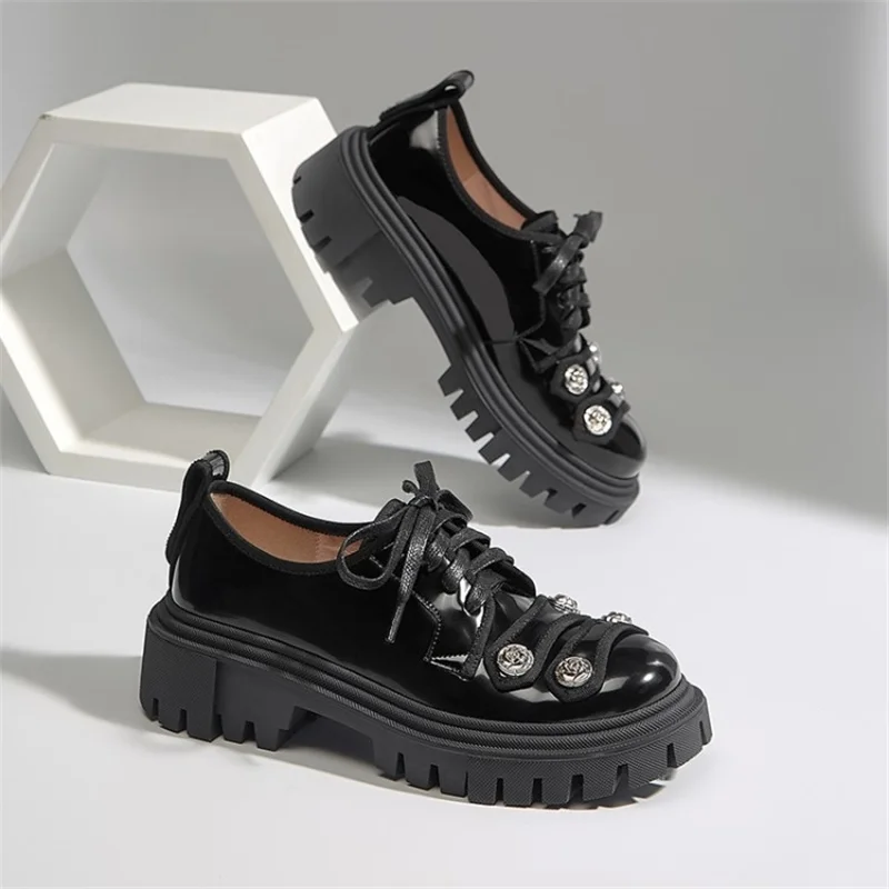 

British style small leather shoes women's new fashion in autumn 2021 Bla Patent muffin thi sole casual lace up single shoes