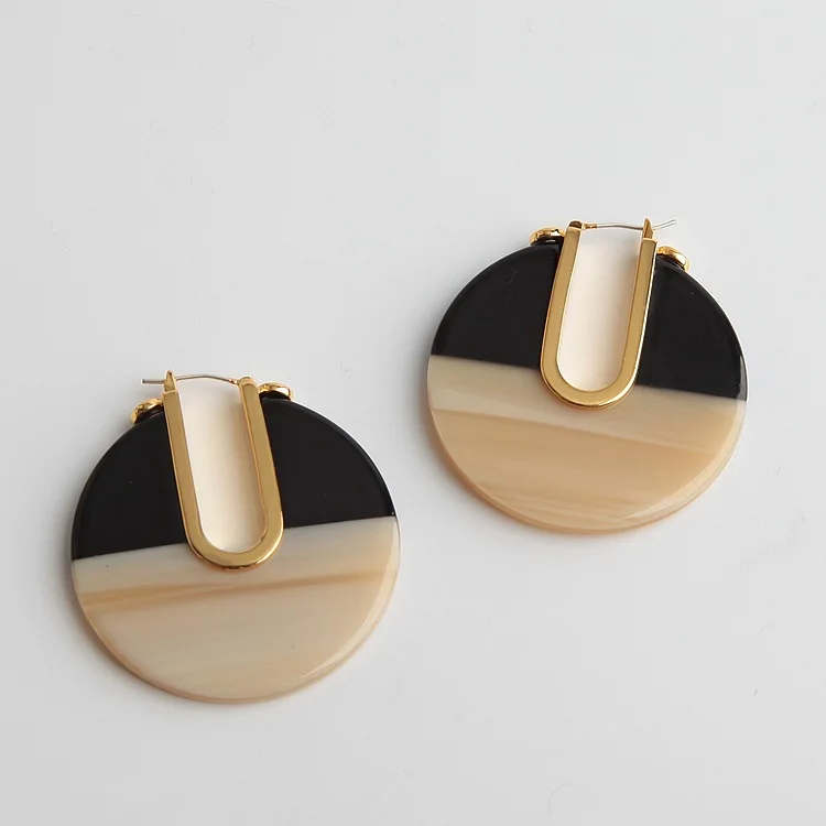 

European and American fashion jewelry color resin Round Earrings Fashion commuter Earrings two colors