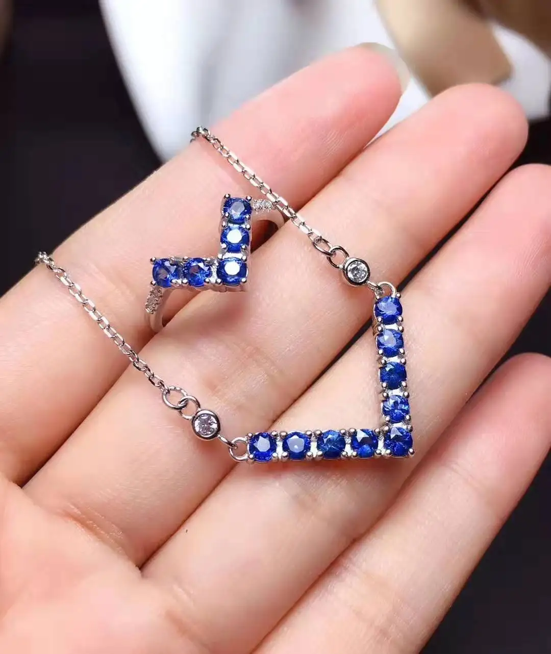 

Natural Sapphire S925 Sterling Silver V-type Ring Pendant Necklace Set Fine Fashion Weddings Jewelry for women MeiBaPJ FS