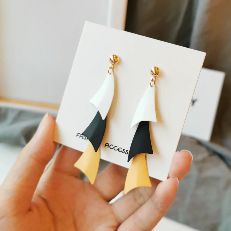 

Dangle Earrings for women Fashion Personality contrast color tassel earrings Geometric triangle multilayer long earrings jewelry