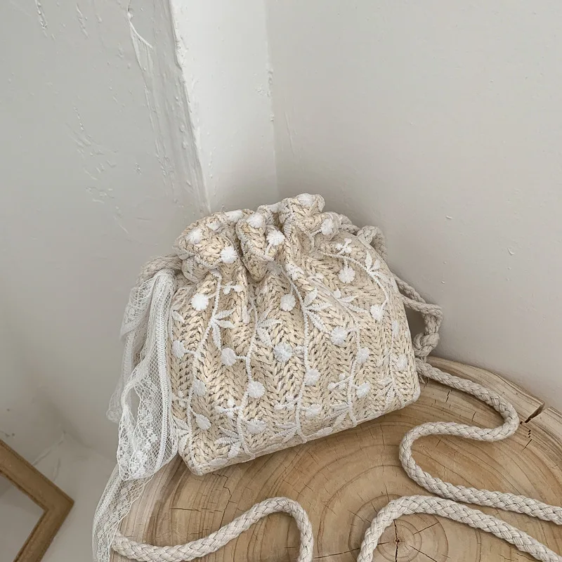 

Straw Weave Bucket Bags For Women Rattan Beach Shoulder Bags Lace Flower Handbags Totes Casual Handbags Retro Mini Shoulder Bag