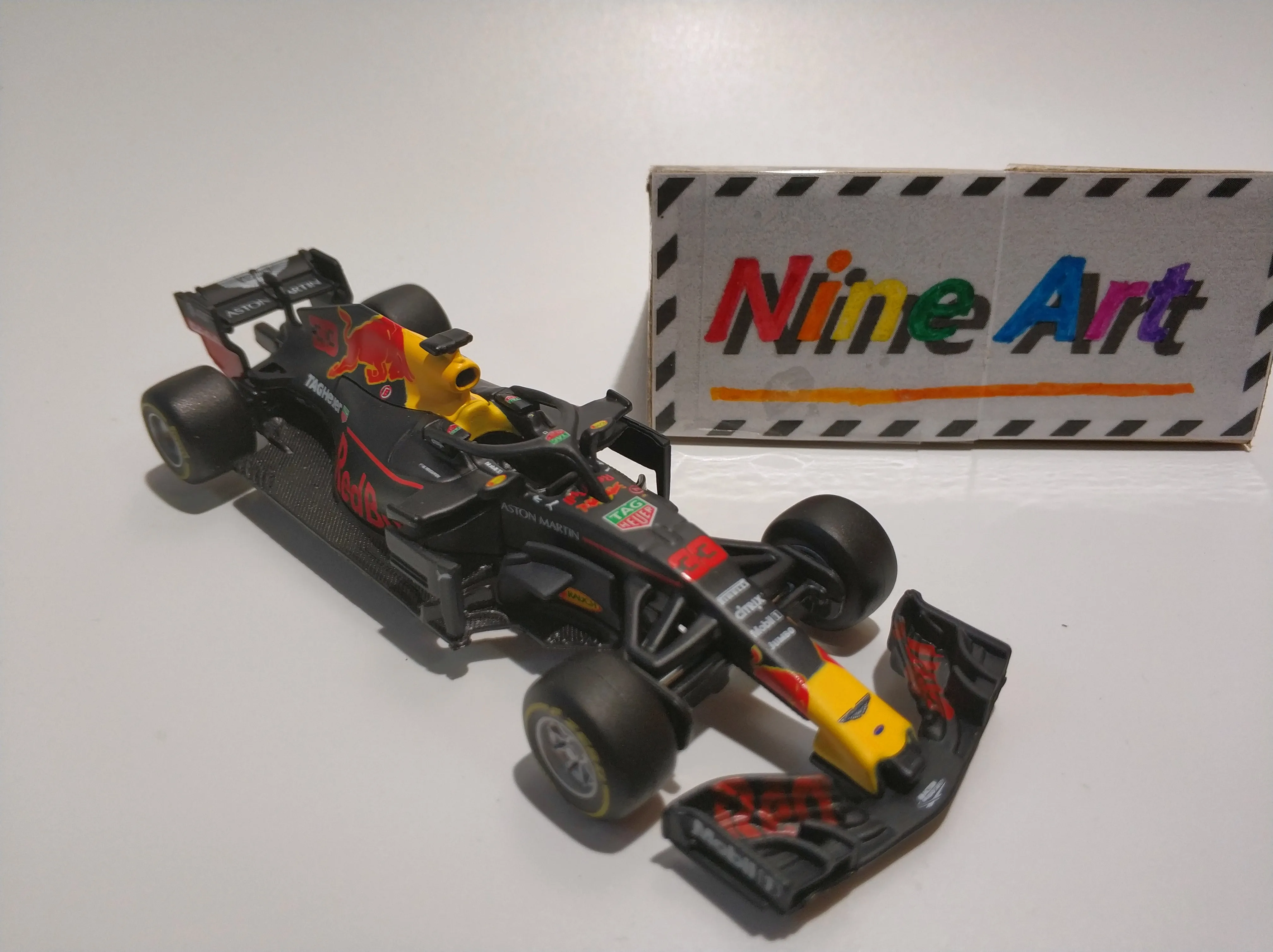 BBurago 1:43 F1 Racing #33 Red Bull red blue 2018 литая под давлением модель автомобиля игрушка для