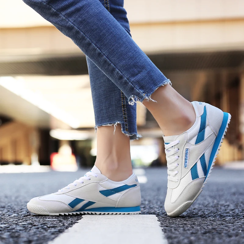 

Breathable Men's Running Shoes Retro Sneakers Genuine Leather Falts Women Sports Shoes Outdoor Walking Light Athletic Trainers