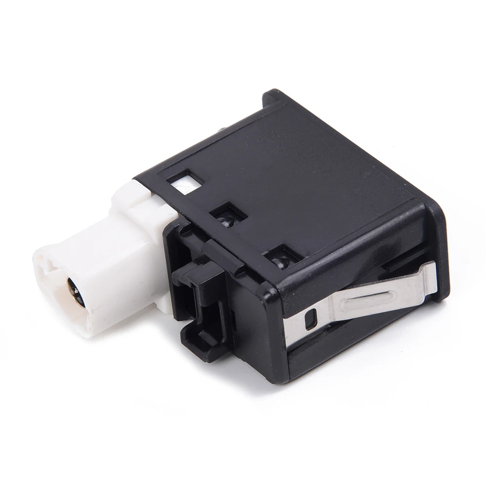 

Автомобильный USB AUX-разъем Входная розетка переключатель кабель слот интерфейсный адаптер для BMW E81 E87 E90 F10 F12 E70 E82 F10 84109237653