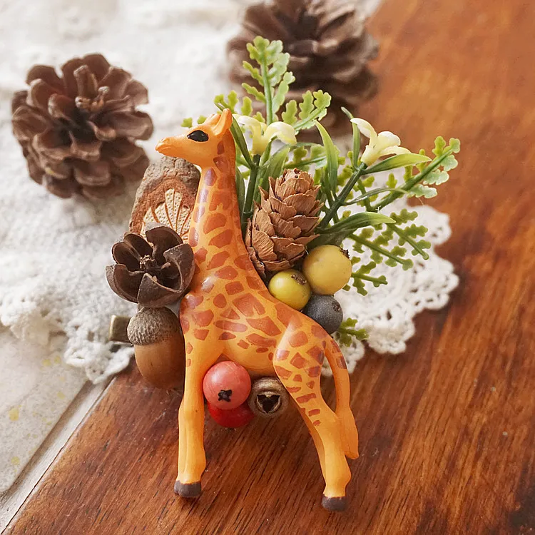 

Dear-you Forest elements handmade retro DIY simulation berry eternal flower giraffe brooch hairpin jewelry personalized gift