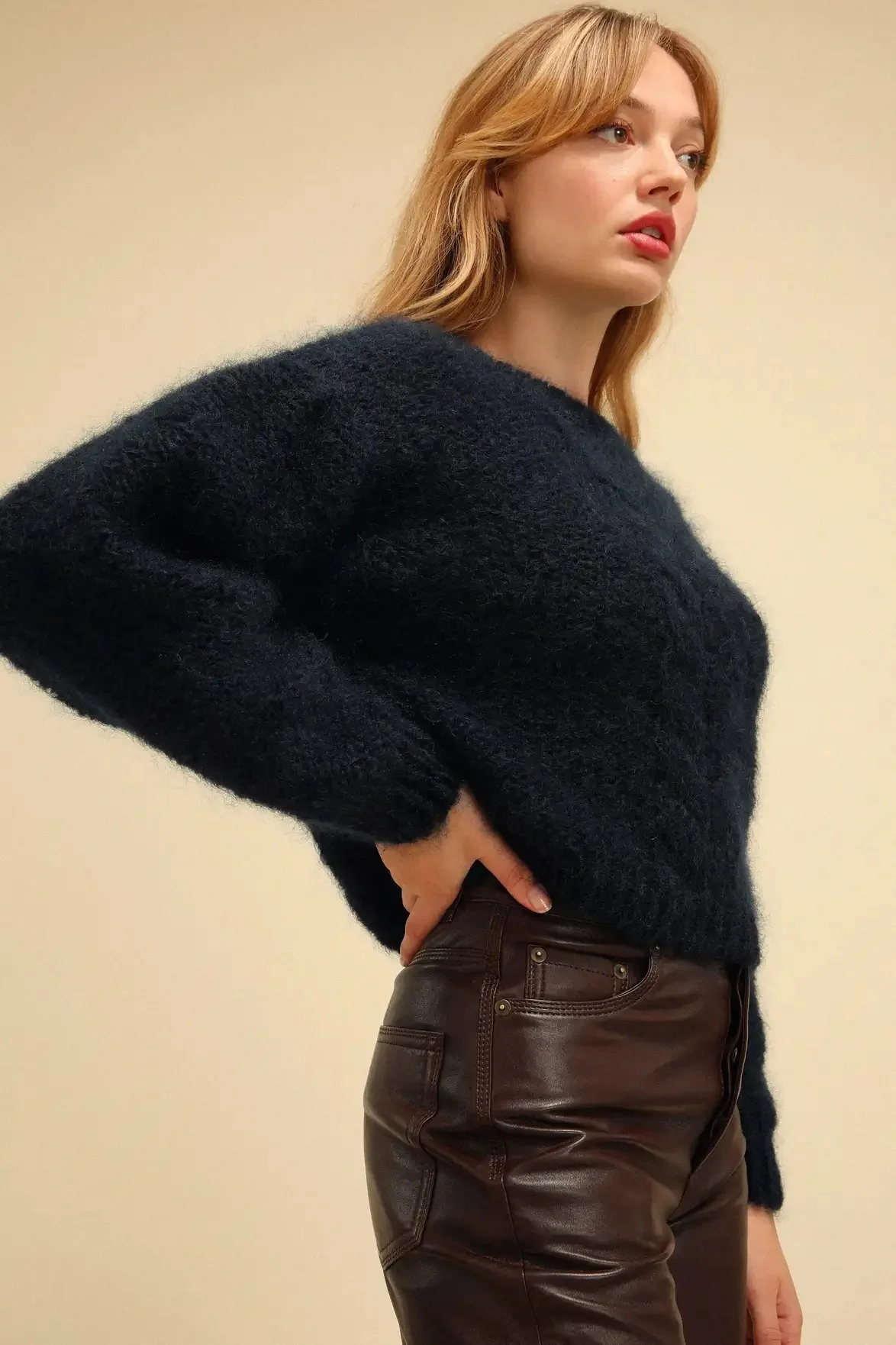 

Autumn and Winter New Products Mohair Soft Waxy Longsleeved Pullover Knit Sweater Short Women