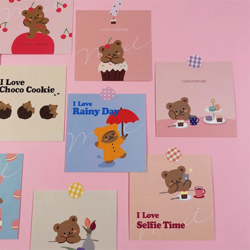 Милый маленький медведь иллюстрация карточный костюм односторонняя девушка