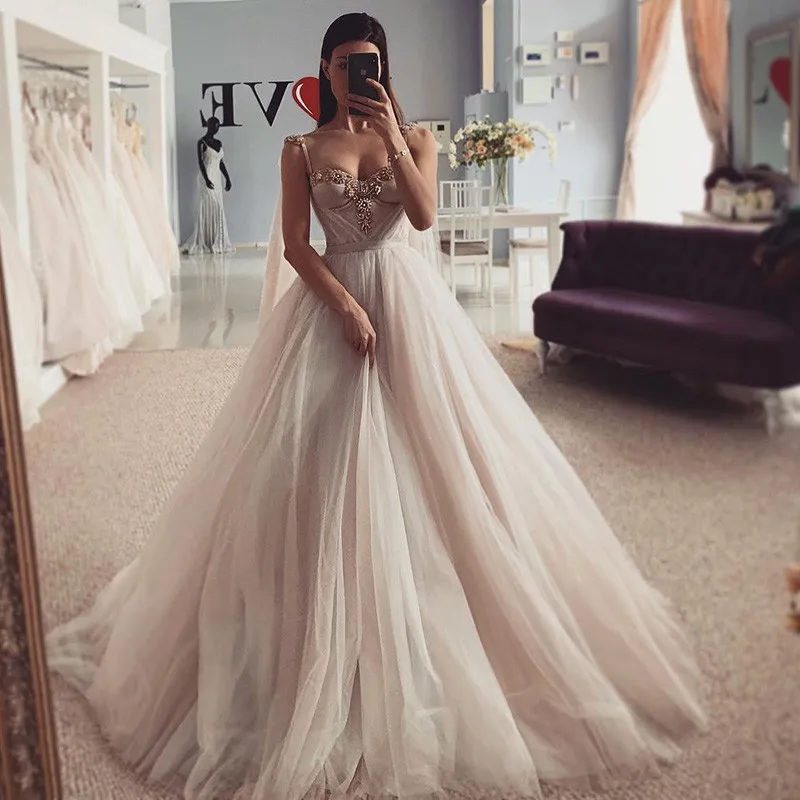 

Luxury Wedding Dress Elegant Multi-layer Lotus Leaf Yarn V-neck Beading Wedding Gowns Crystal Lace Up White Vestido De Noiva