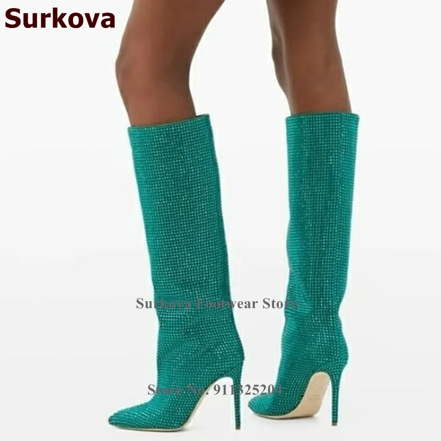 

Суркова Bling бирюзового цвета с украшением в виде кристаллов женские сапоги до колена; Обувь на шпильке с острым носком; Ботинки с высоким гол...