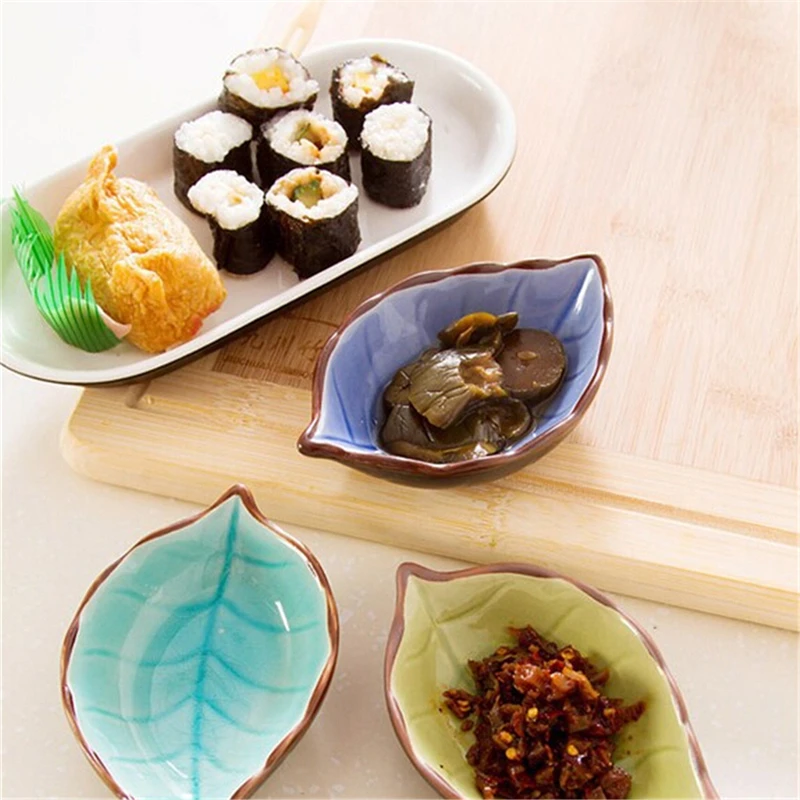 

1 шт. креативные керамические тарелки с листьями ручной работы, блюда для японских суши, закуски, кухня, уксус, приправа, соус, китайская посу...