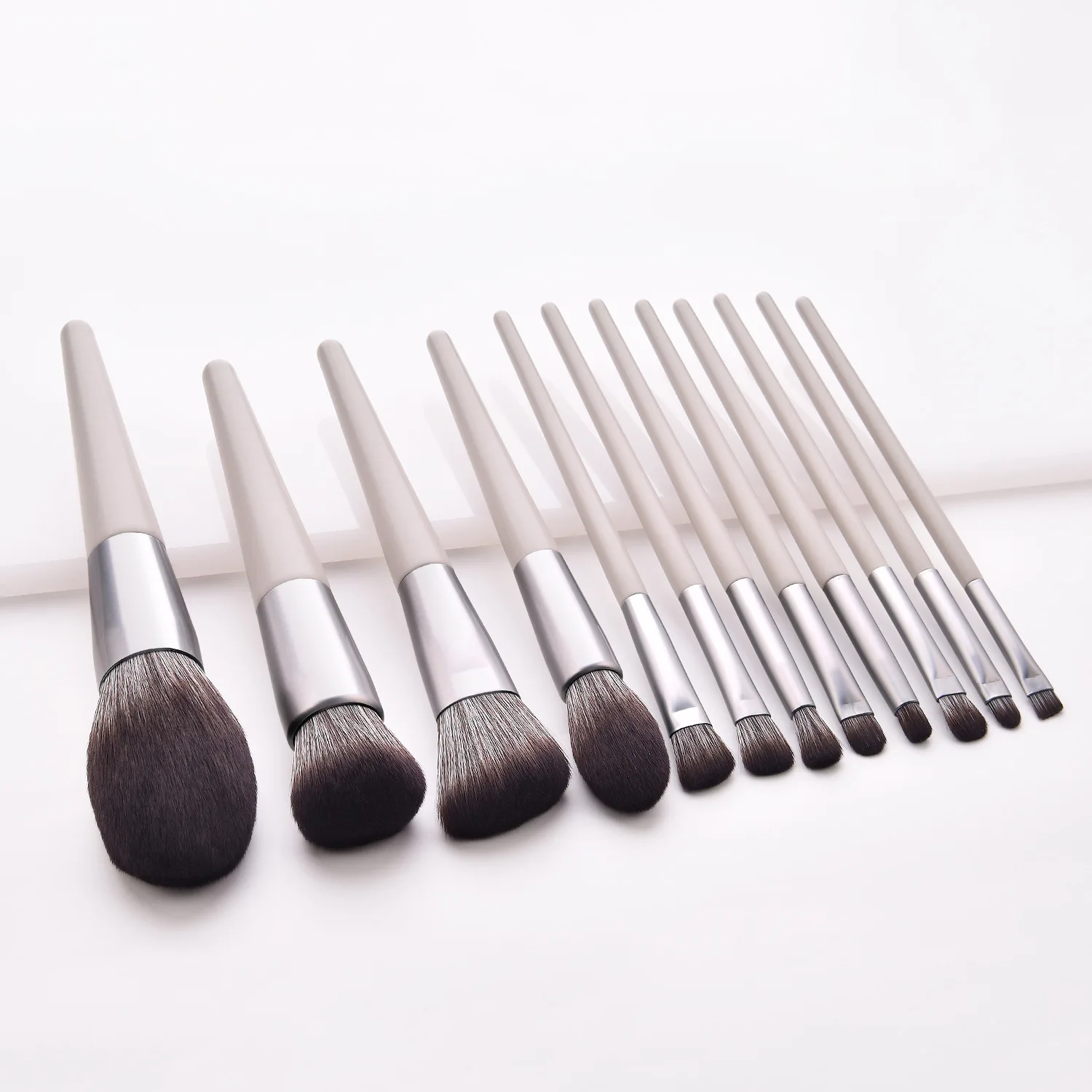 

12 pcs Makeup Brushes Set For Foundation Powder Blush Eyeshadow Concealer Make Up Brush Cosmetics Beauty Tools