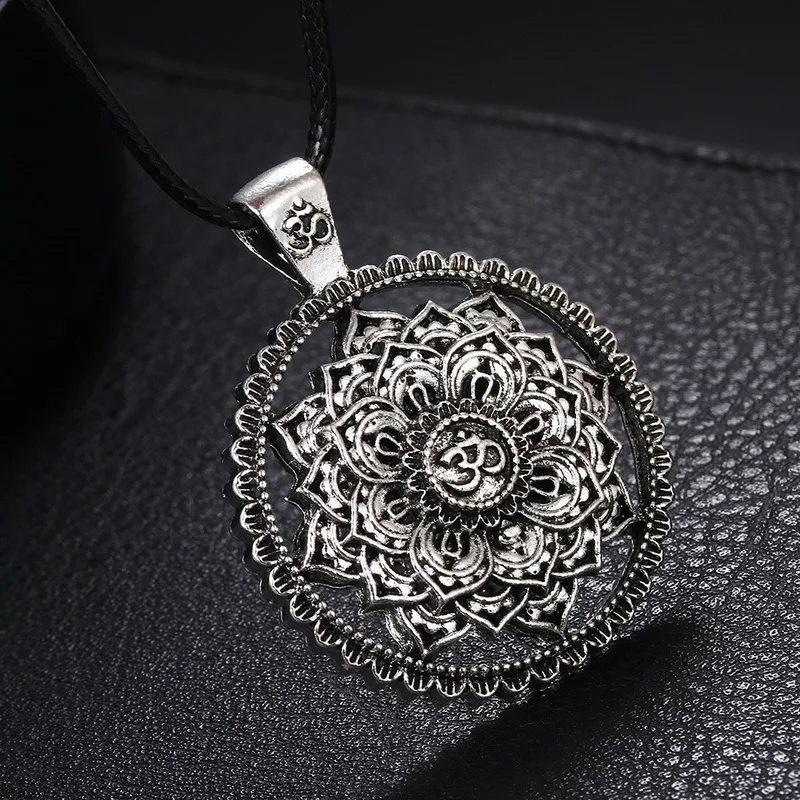 

Vintage Lotus Meditation Pendant Necklace, Mandala Amulet, Tibetan Spiritual Geometric Necklaces, Indian Religious Jewelry Gift