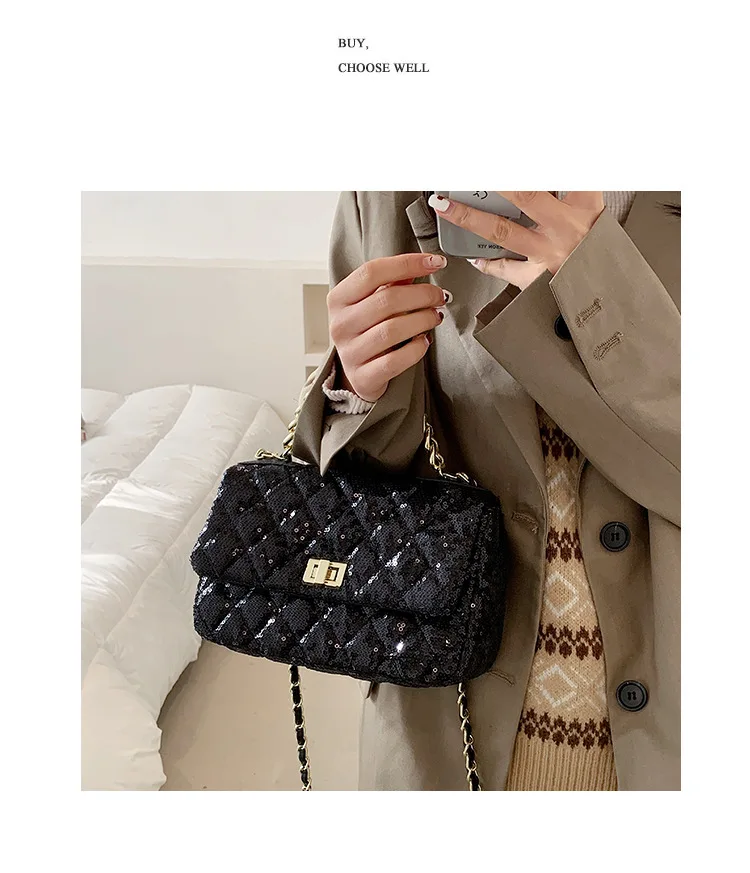 

The new spring/summer 2021 sequined one-shoulder cross-body bag with versatile rhomboid chain bag is a shiny bag for women