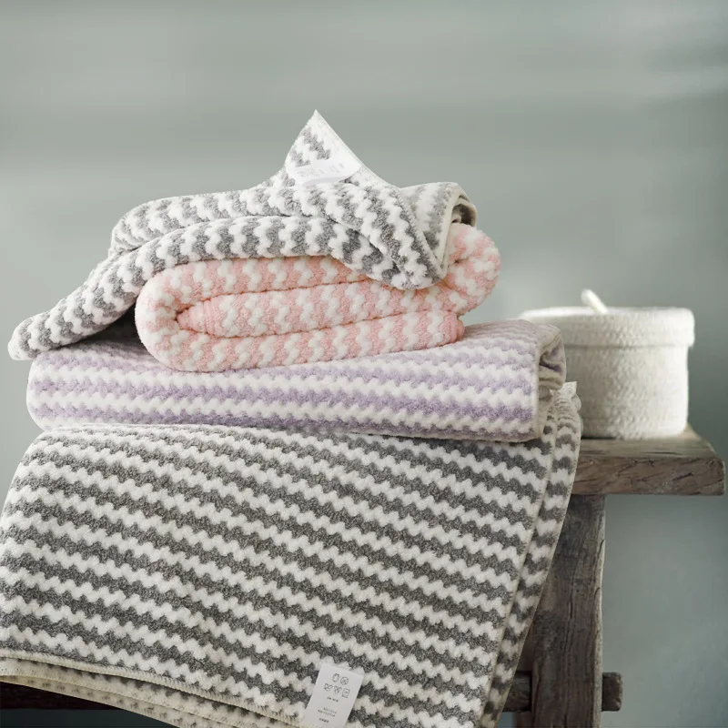 Банное полотенце впитывающее и быстросохнущее мягкое приятное для кожи не легко