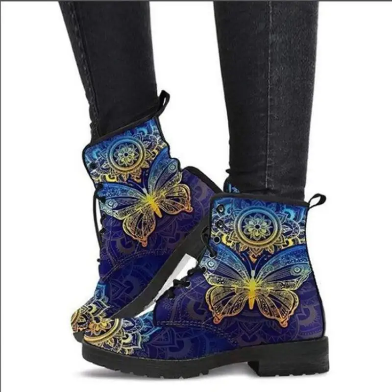 

2021 New Winter Short Fluffy Butterfly Printed Fabric Low-tube Low-heel Round-toe Front Lace-up Women's Boots