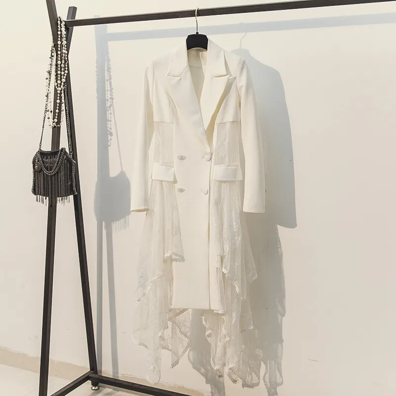 

Coats & Jackets