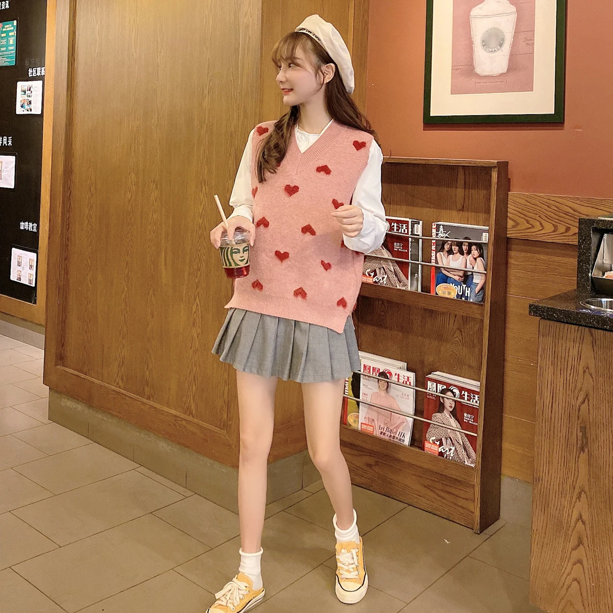 

2020 new love knit vest ladies outer wear vest sweater sleeveless waistcoat love heart vest korean fashion vest for women