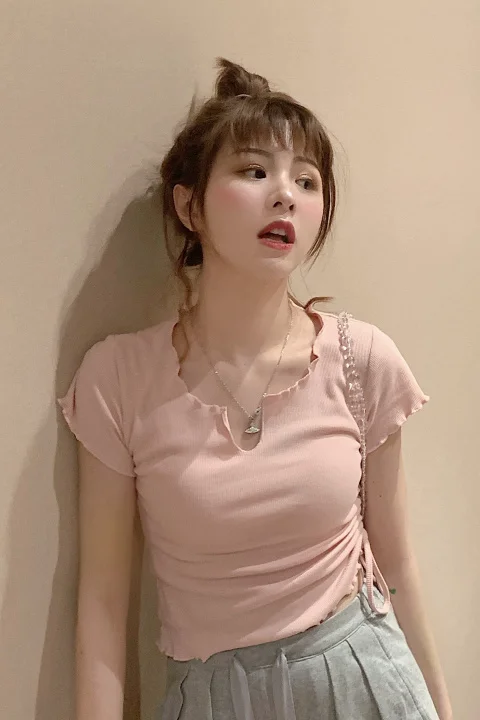 Футболка со шнуровкой и V-образным вырезом с коротким рукавом | Женская одежда