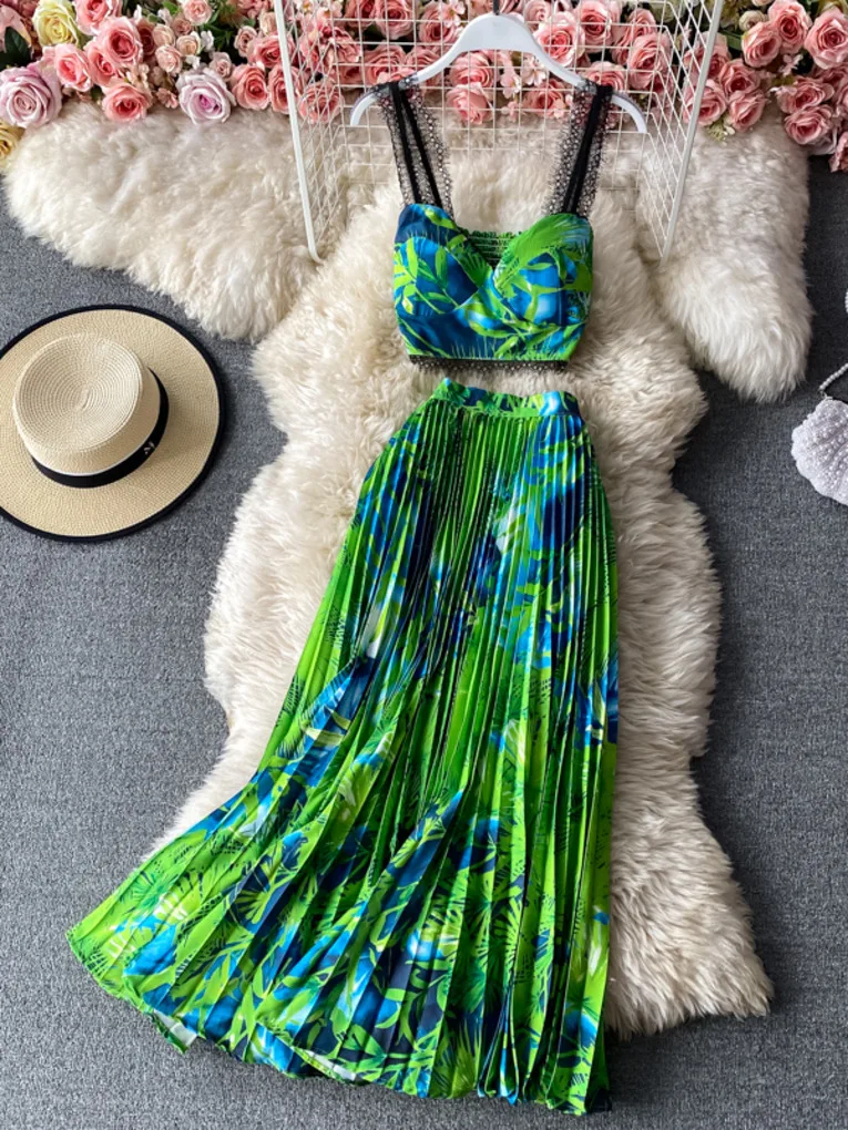 

Seaside Holiday Women Print Suspender Strap Vest Bra Top Sleeve Less Two Piece Set Elegant Pleated Long Skirt